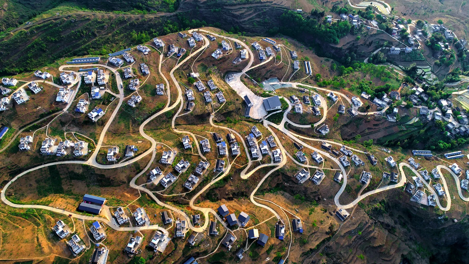 Leibo landscape and community, photograph 3 by Xiaojun Tang