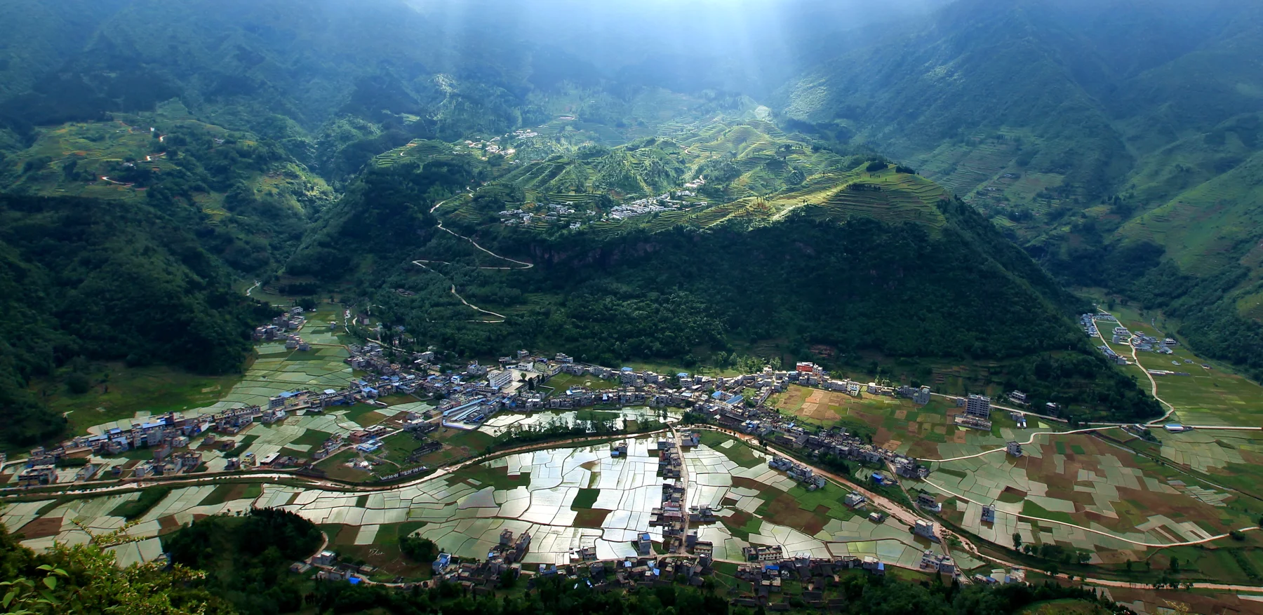 Leibo landscape and community, photograph 5 by Xiaojun Tang