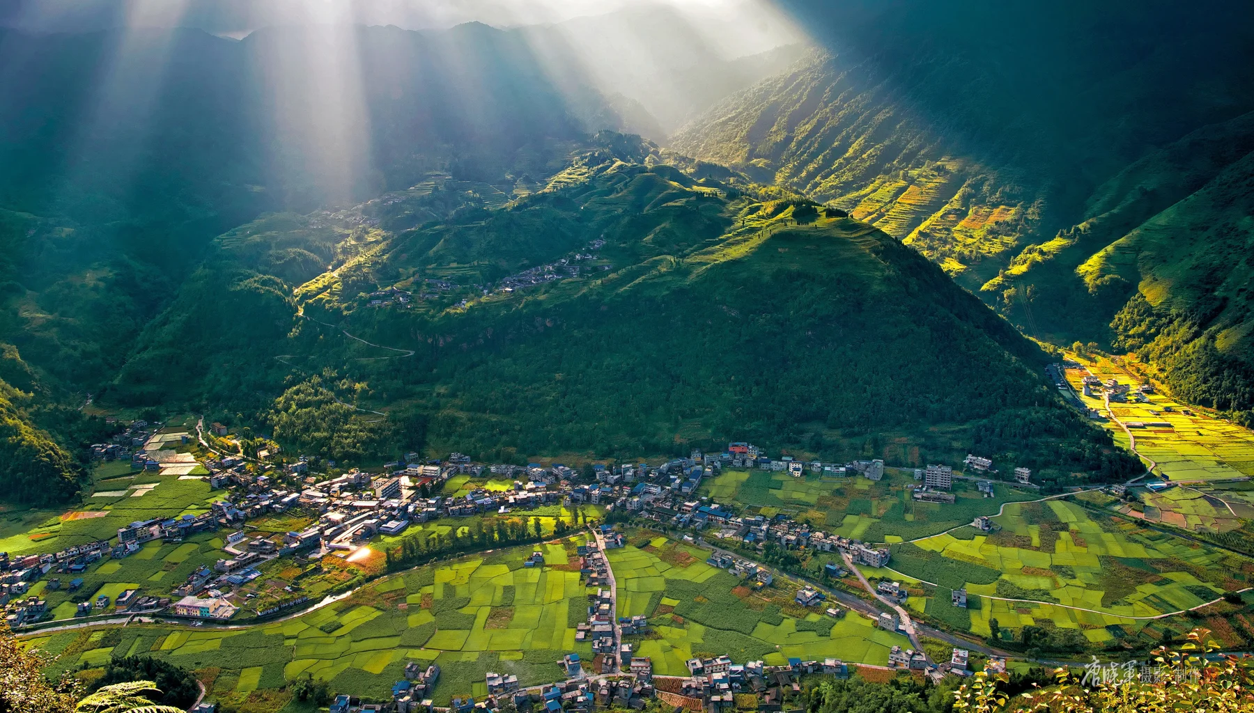 Leibo landscape and community, photograph 6 by Xiaojun Tang